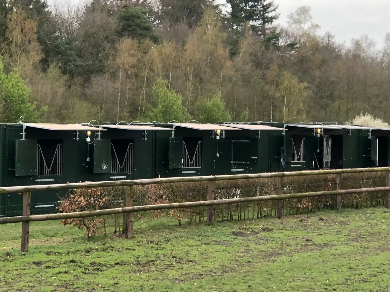 Plywood stalcontainer huren in Utrecht bij Conflex Verhuur